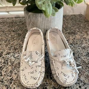 TOD’S toddler loafers size 7